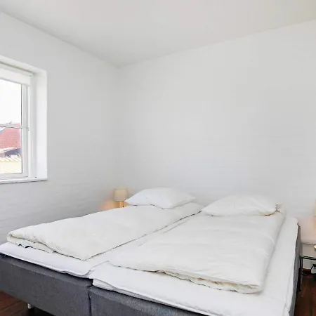 Xv Apartman *